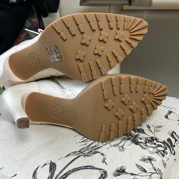 MICHAEL MICHAEL KORS Kyle Leather Lace-Up Boot - Picture 9 of 9